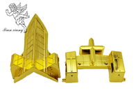 Muebles de ataúd de plástico de oro ABS Esquina de ataúd con decoración de cruz